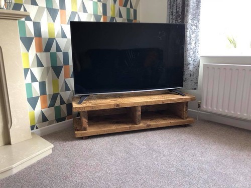 Chunky rustic stand unit - rustic, /